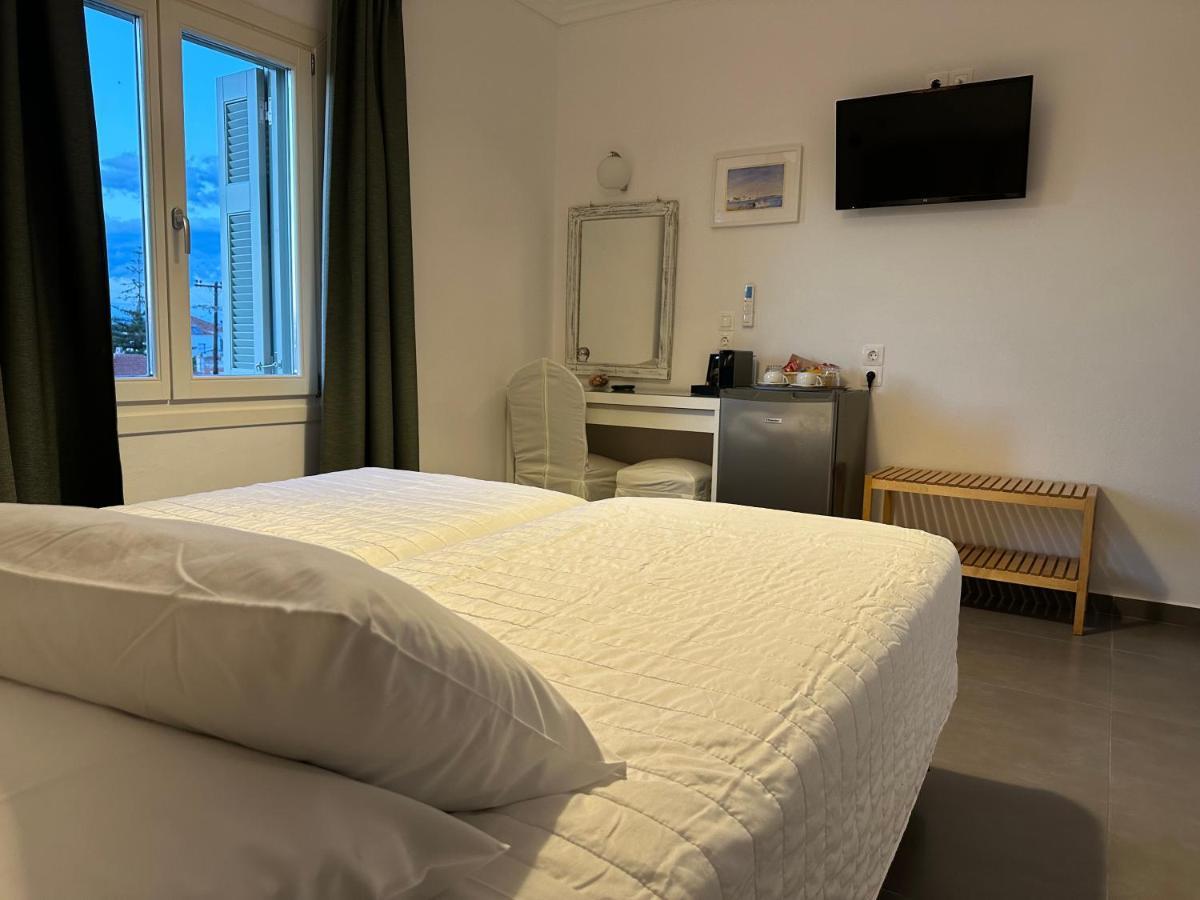 Kamelia Hotel Spetses Town Ngoại thất bức ảnh