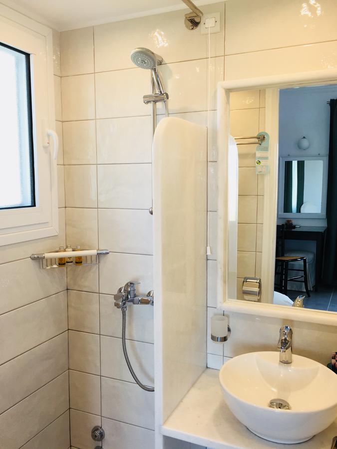 Kamelia Hotel Spetses Town Ngoại thất bức ảnh